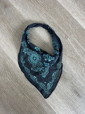 FREE PEOPLE SCARF GIVY